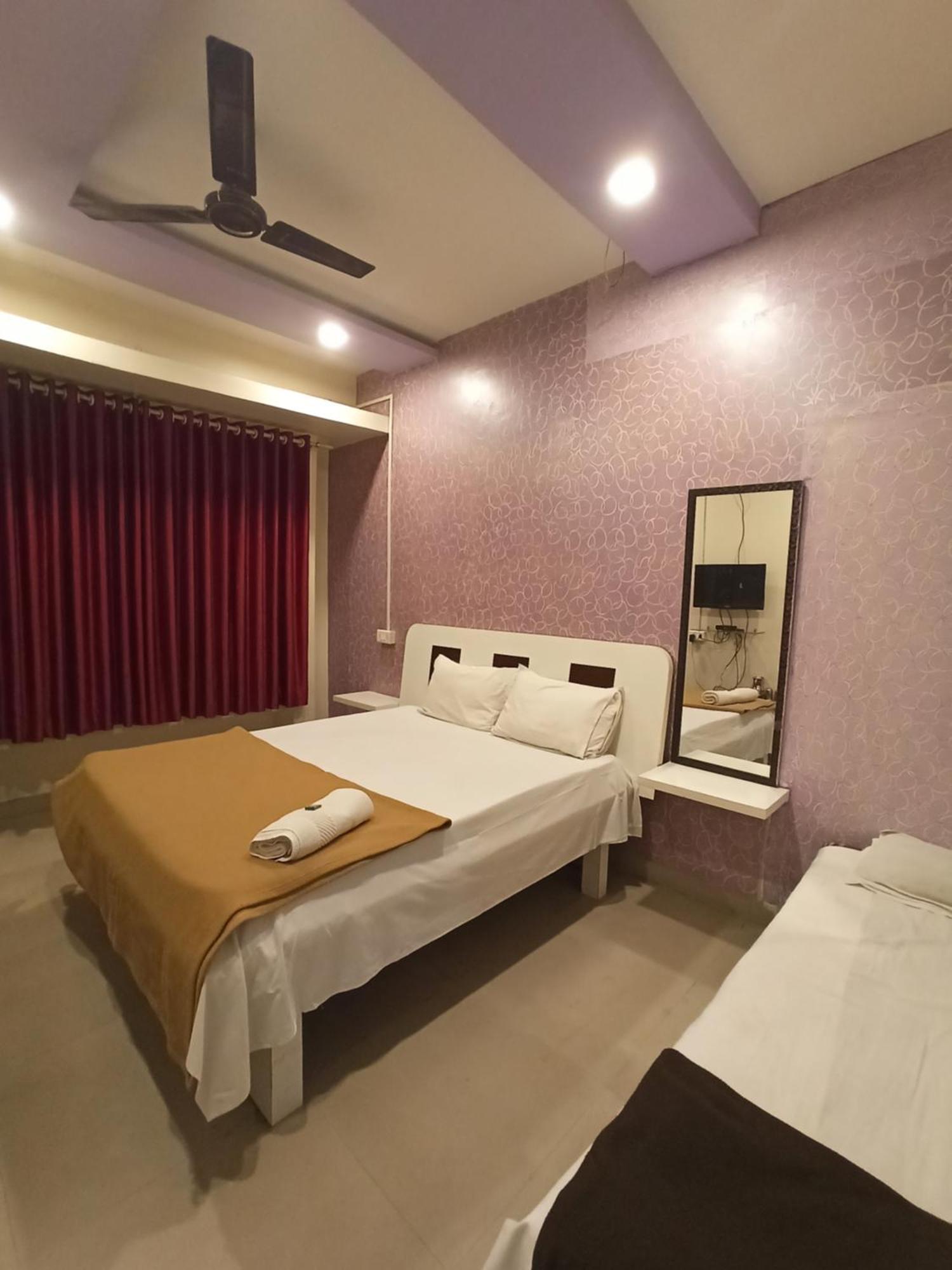 Malwade Motel Пуна Экстерьер фото